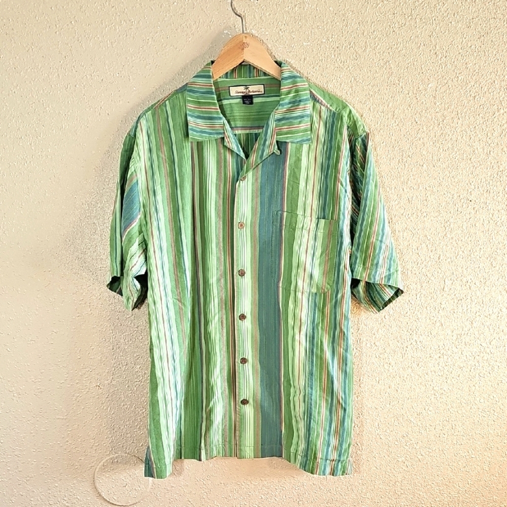 Tommy Bahama 100% Silk Short Sleeve Casual Button Down Shirt.